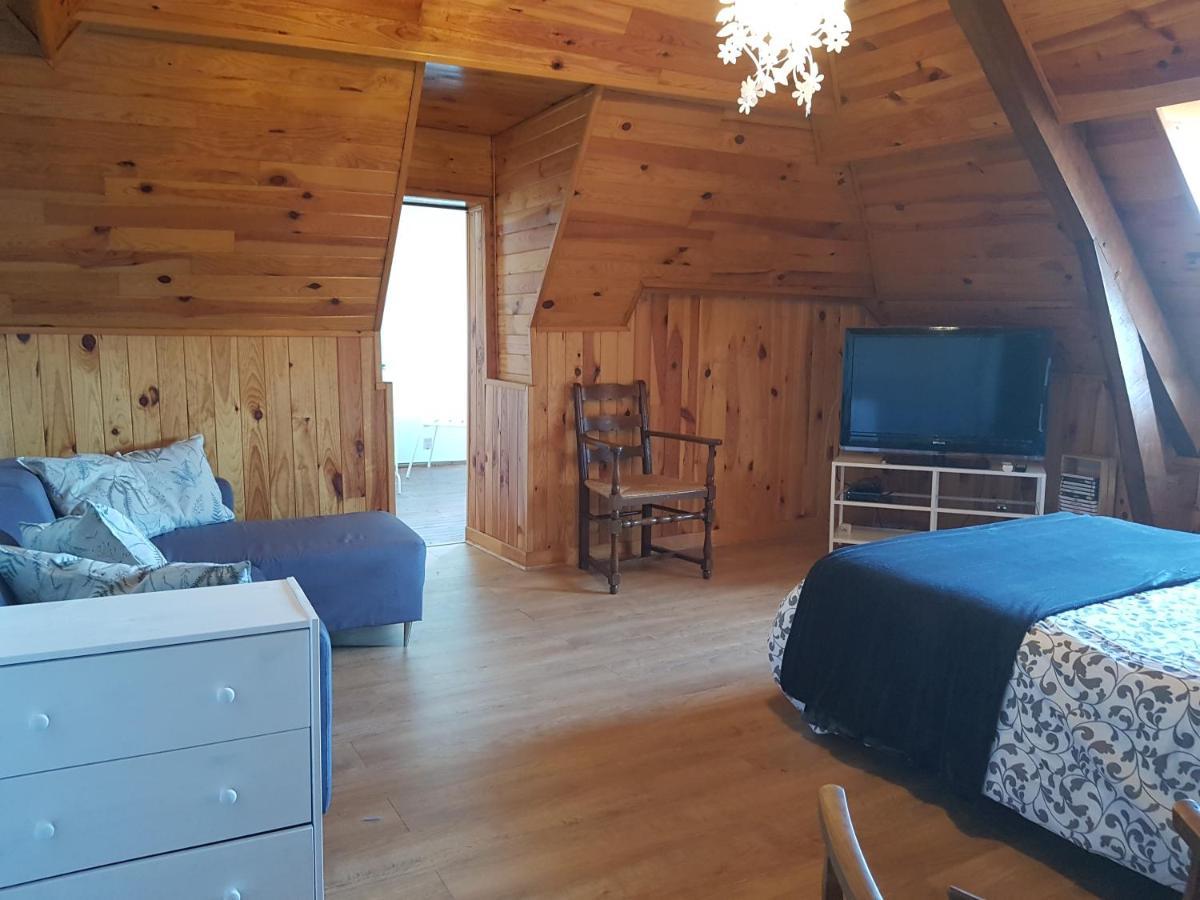 Le Bearn Sous Les Toits Bed and Breakfast Nay  Exteriör bild