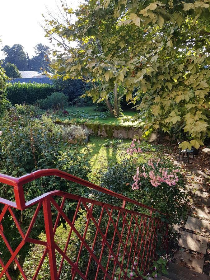 Le Bearn Sous Les Toits Bed and Breakfast Nay  Exteriör bild