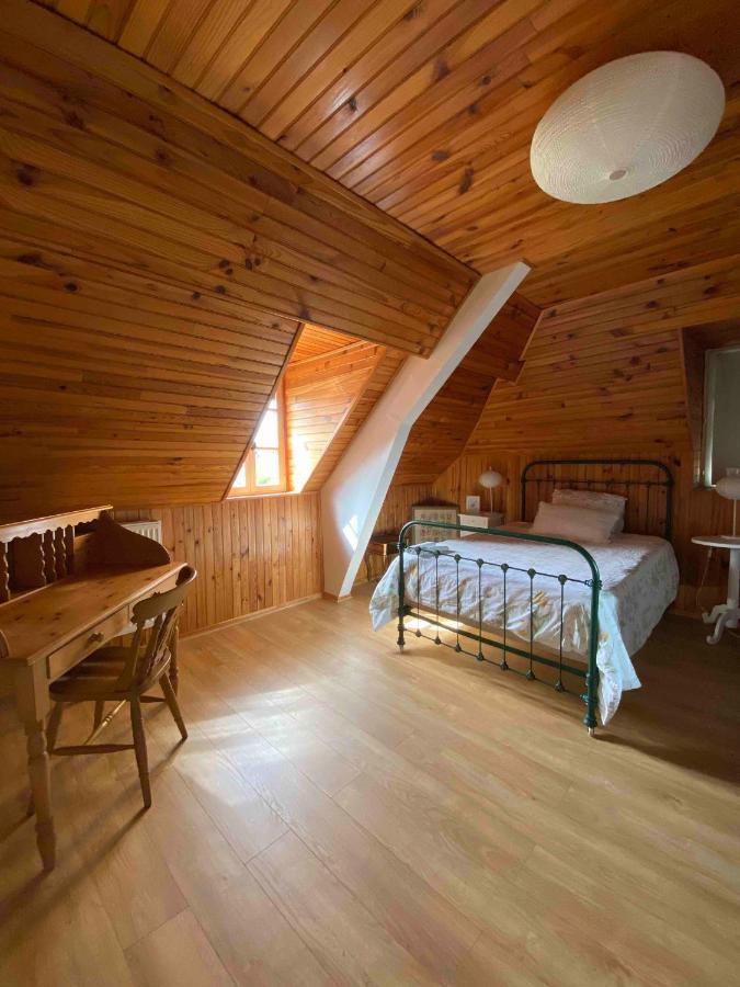 Le Bearn Sous Les Toits Bed and Breakfast Nay  Exteriör bild